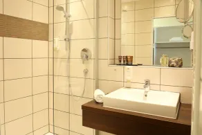 Lobinger Hotel - Weißes Ross - Badezimmer