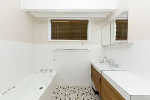 Beach Cottage - Bathroom