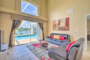 Lake-view Home w/ Game Room in Orlando! - Intérieur