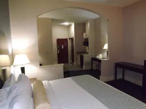 Best Western Plus Kalamazoo Suites - Chambre