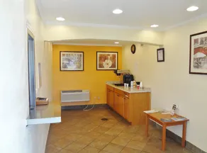 Americas Best Value Inn - Goldsboro - Hall