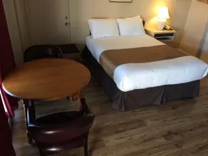 Siesta Motel - Room