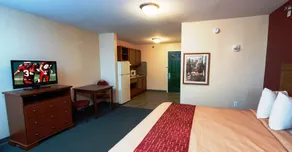 Red Roof Inn & Suites Dickinson - Chambre