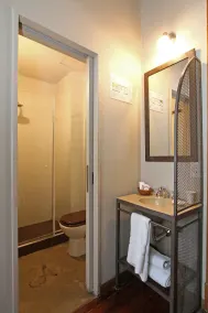 A Hotel - Badezimmer