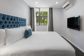 Meriton Suites Waterloo - Room