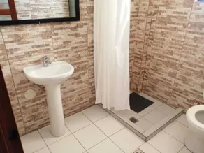 Cesare - Bathroom