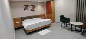 PubliQ Luxury Stays KPHB - Room
