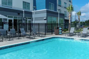 Fairfield by Marriott Inn & Suites Savannah I-95 North - Piscine