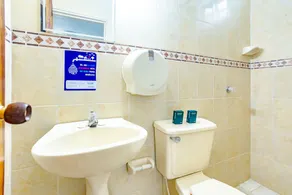 Hotel San Rafael - Bathroom