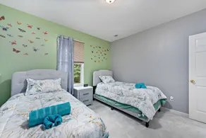 Spacious Kansas City Townhome with 2 Living Rooms Near Downtown and MCI Airport - Room