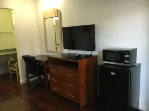 Riverside Inn & Suites - Chambre