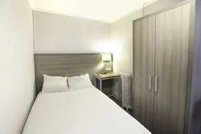 Hipotel Paris Père Lachaise République - Chambre