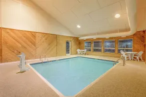 Days Inn by Wyndham Worthington - Pool