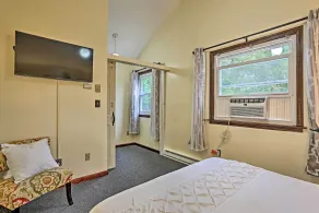 15 Mi to Camelback Ski Resort: Home w/ Deck! - Intérieur