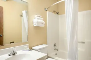 Super 8 by Wyndham Burlington - Salle de bain