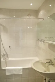 Hotel Wasserburg - Bathroom