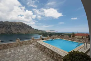 Villa de Linda en una posición inigualable en Kournas: ¡vistas increíbles! - Piscina