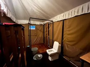 Camp OM Riverside Retreat - Badezimmer