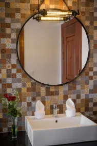 Phnom Penh 51 Hotel & Residences - Bathroom