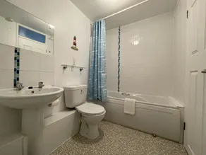 19 Honicombe Park - Badezimmer