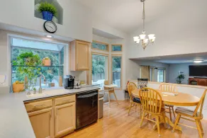 PNW home with Sundance Hot Tub home - Interiør