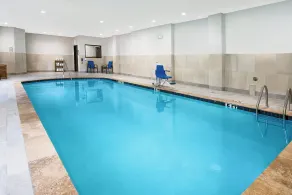 Holiday Inn Express and Suites Houston North - IAH Area by IHG - Piscina