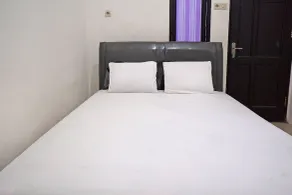 Hotel O Kost Putih Syariah - Room