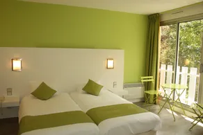 Logis Latitude Ouest Hôtel Restaurant & Spa - Zimmer