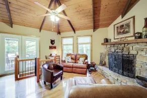 2 Mi to Skiing! Wooded Beech Mtn Retreat w/ Decks - Interior