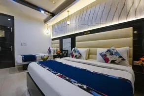 Hotel Baba Deluxe near New Delhi Railway Station and City Center -By RCG Hotels - Room