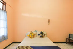OYO 2465 Hotel Raung View - Habitación