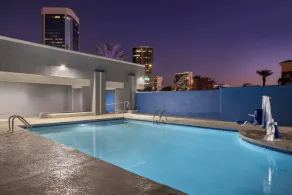Holiday Inn Express & Suites Phoenix Midtown by IHG - Piscine