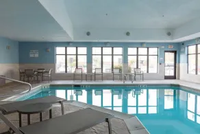 Holiday Inn Express Airport East by IHG - Pool