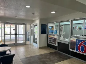 Studio 6 Suites Euless, TX – DFW West - Lobby