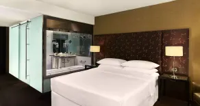 Sheraton Lisboa Hotel & Spa - Room