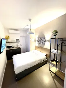 Aju Hillel 14 - Room
