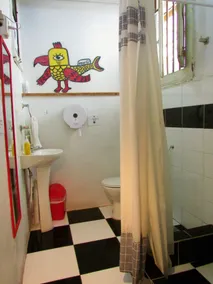 Casa Volante Hostal - Bathroom