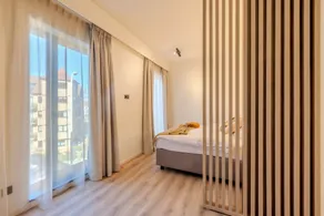 Stay at Brussels - Camera