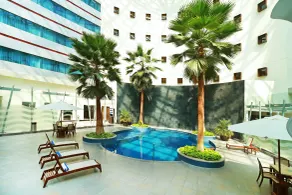 Crowne Plaza Leon by IHG - Piscine