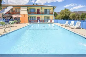 Super 8 by Wyndham Yreka - Piscine