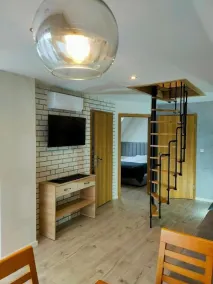 PRZY TERMACH apartamenty, pokoje - podgrzewany basen, hydromasaż i tylko 70m Termy - Værelse