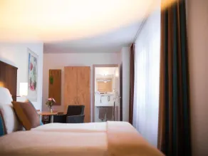 Stuttgart Großbettlingen Hotel by Belvilla - Room