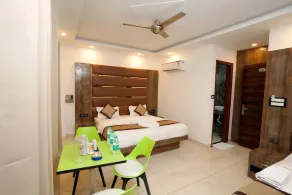 Hotel Silver Inn by Pentaura- Tapovan Rishikesh - Camera