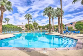 Condo w/ Patio, Walk to Downtown Palm Springs! - Interiör