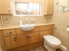 Field House - Baño
