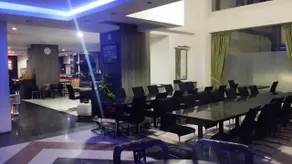 Sans Hotel Lynt Makassar - Restaurante
