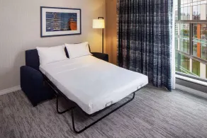 Hampton by Hilton at the Boston Seaport District - Room
