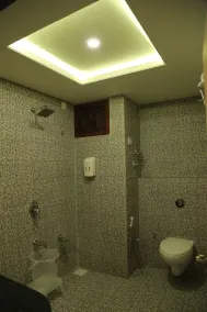 Hotel Roma Kristo - Bathroom