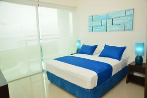 Modern 3 Bedroom Apartment with sea-beach view - Room