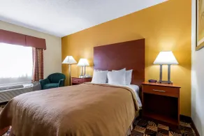 Quality Inn Sycamore - DeKalb - Zimmer